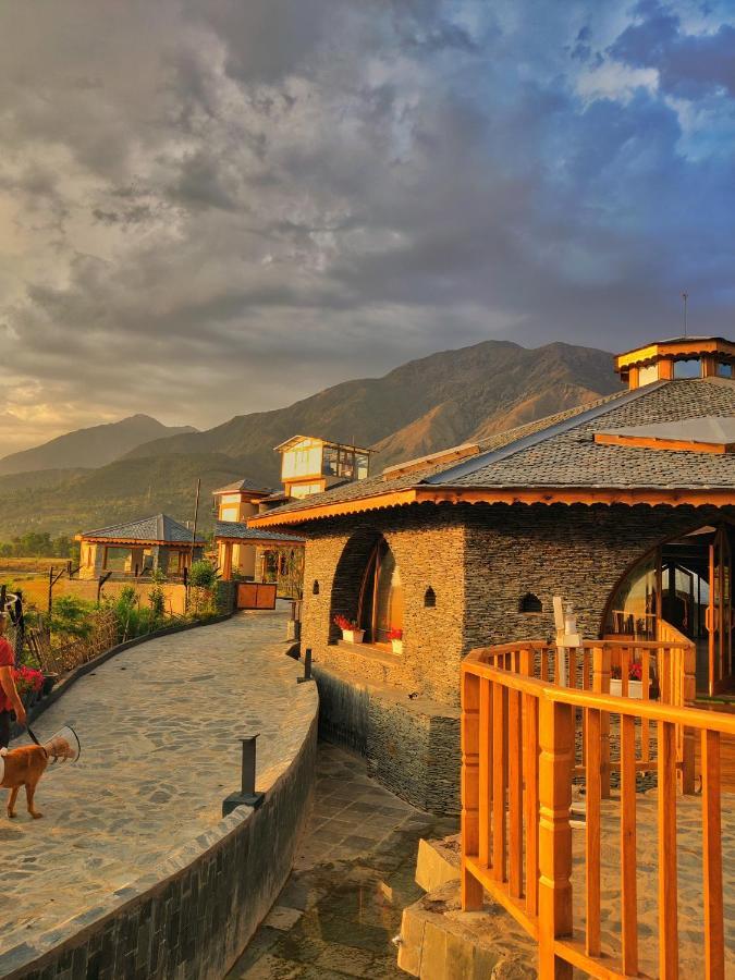 Osho Himalayas Wellness Resort Kangra Extérieur photo